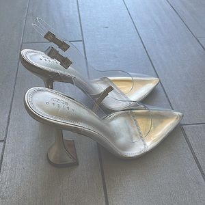 Brand new 💥 clear pumps
